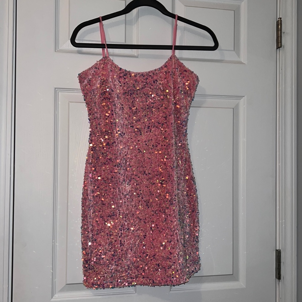 Pink sequin bodycon formal dress
